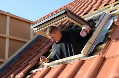 Pose de fenêtres de toit Velux à Aubazat